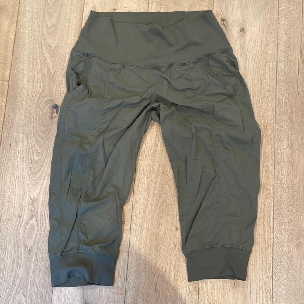 Lululemon In Flux crop. Fatigue green. Size 12. Good used condition